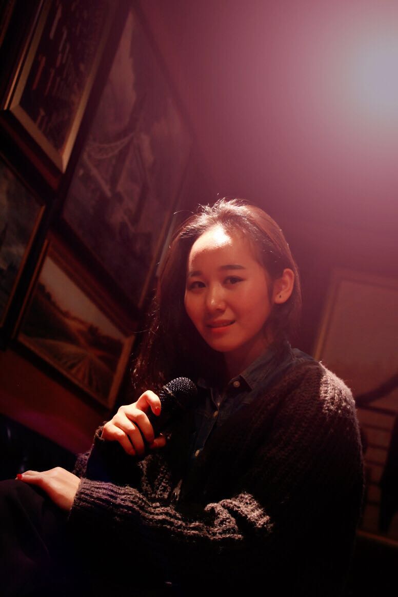 中英语女歌手--陈贵碧
