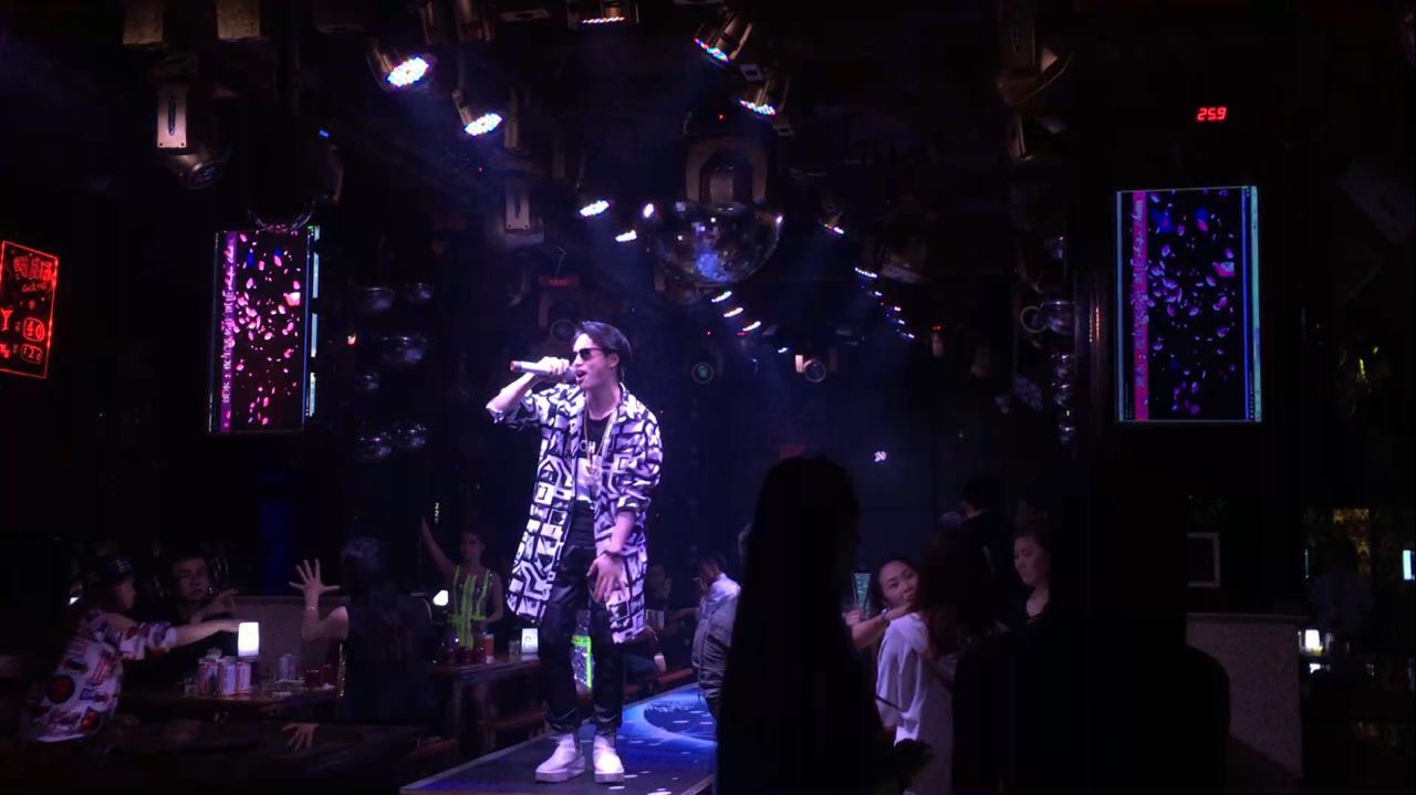 气氛男歌手--许歌